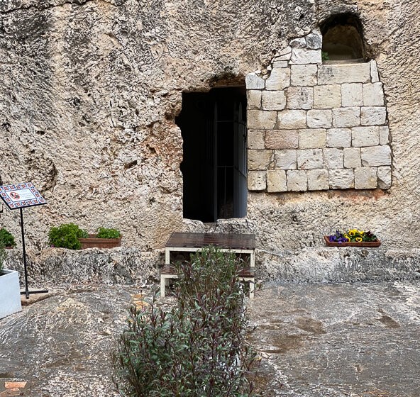 Joy in the Garden Tomb by Jennifer Pulsipher Johnson